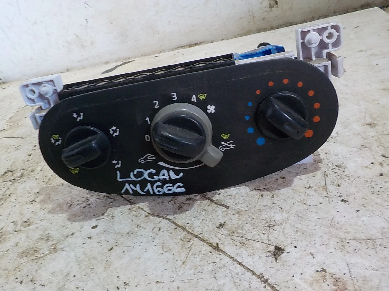 регулятор печки Renault Logan I рестайлинг (2009—2015)