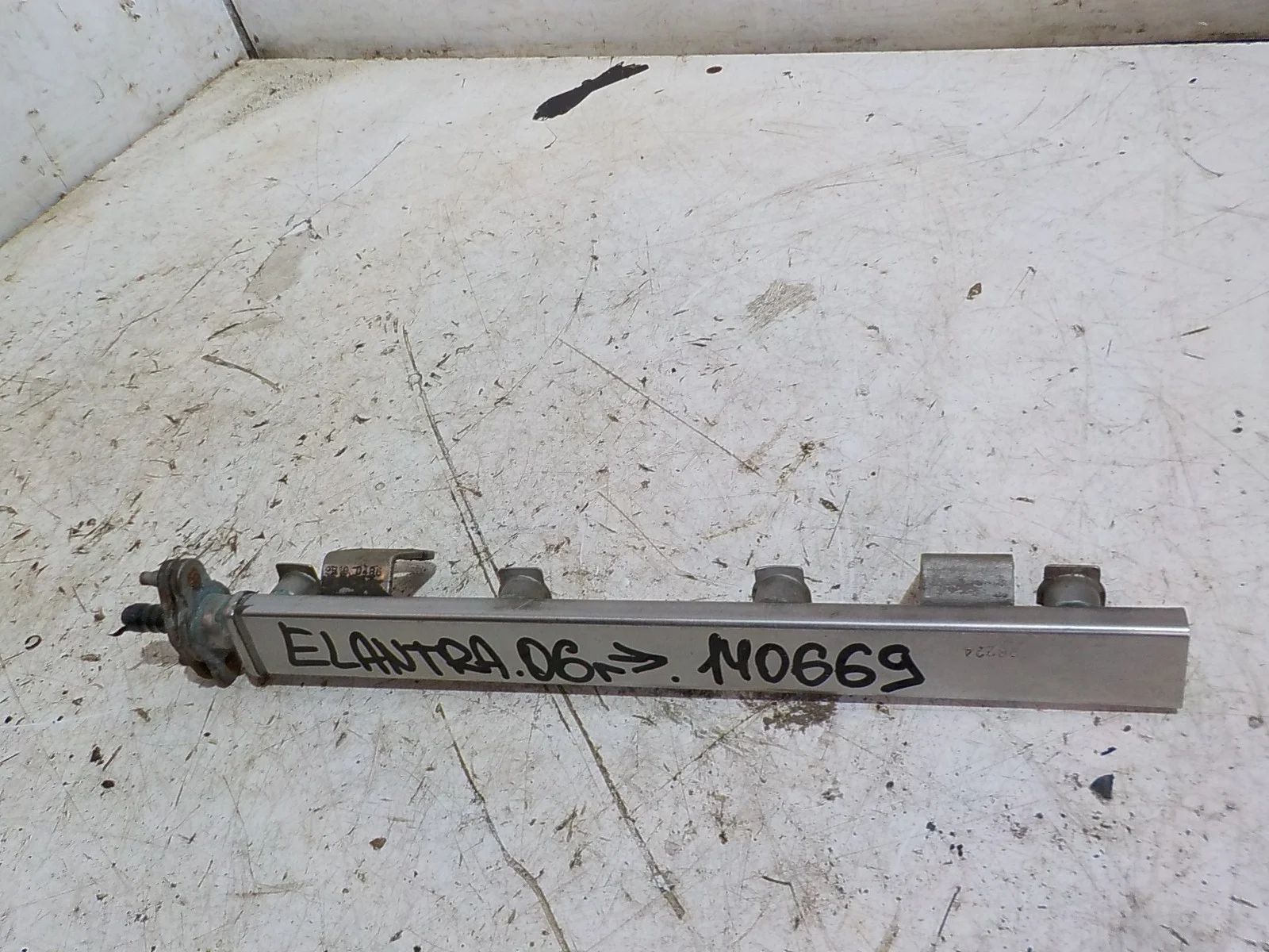 топливная рейка (рампа) Hyundai Solaris I рестайлинг (2014—2017)