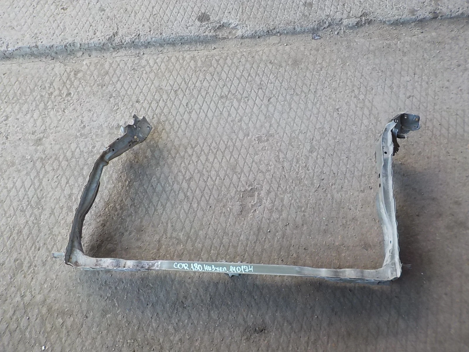 Телевизор Toyota Corolla XI (2012—2016)   Низ