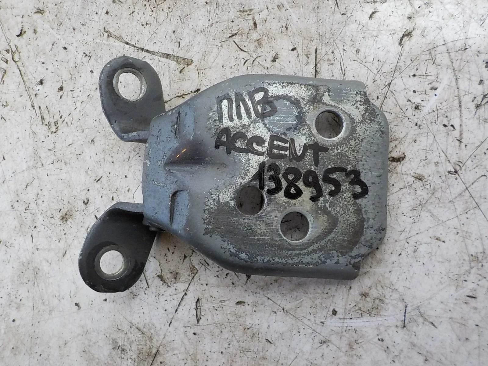 Петля двери Hyundai Accent II (1999—2012) Перед Лево Верх