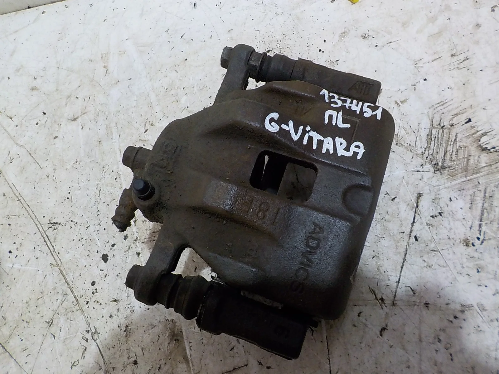 суппорт Suzuki Grand Vitara II (2005—2008) Перед Лево