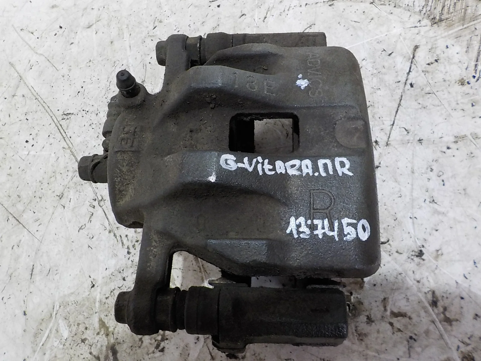 суппорт Suzuki Grand Vitara II (2005—2008) Перед Право