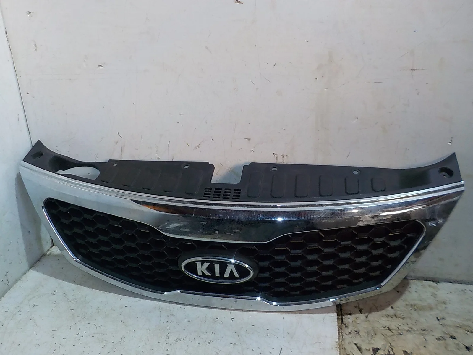 Решетка радиатора Kia Sorento II (2009—2012)