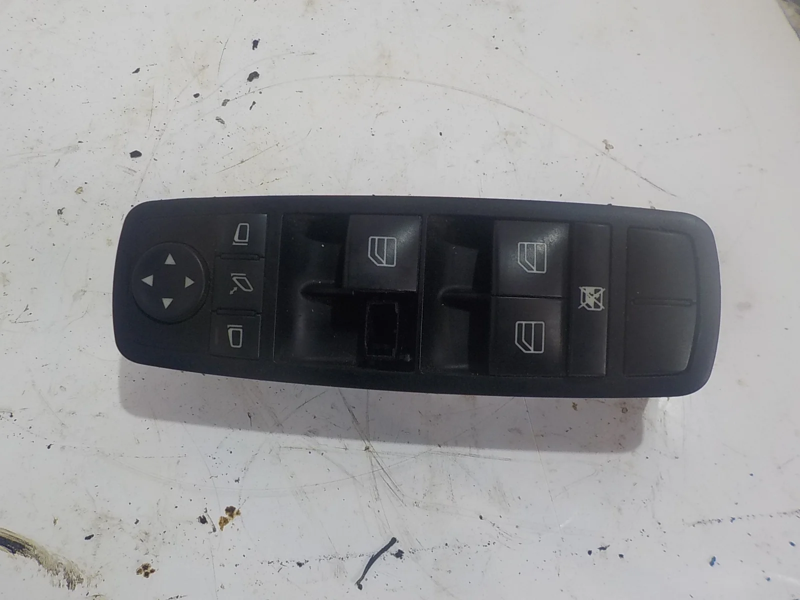 клавиши стеклоподъемников Mercedes-Benz M-класс W164 (2005—2008) Перед Лево