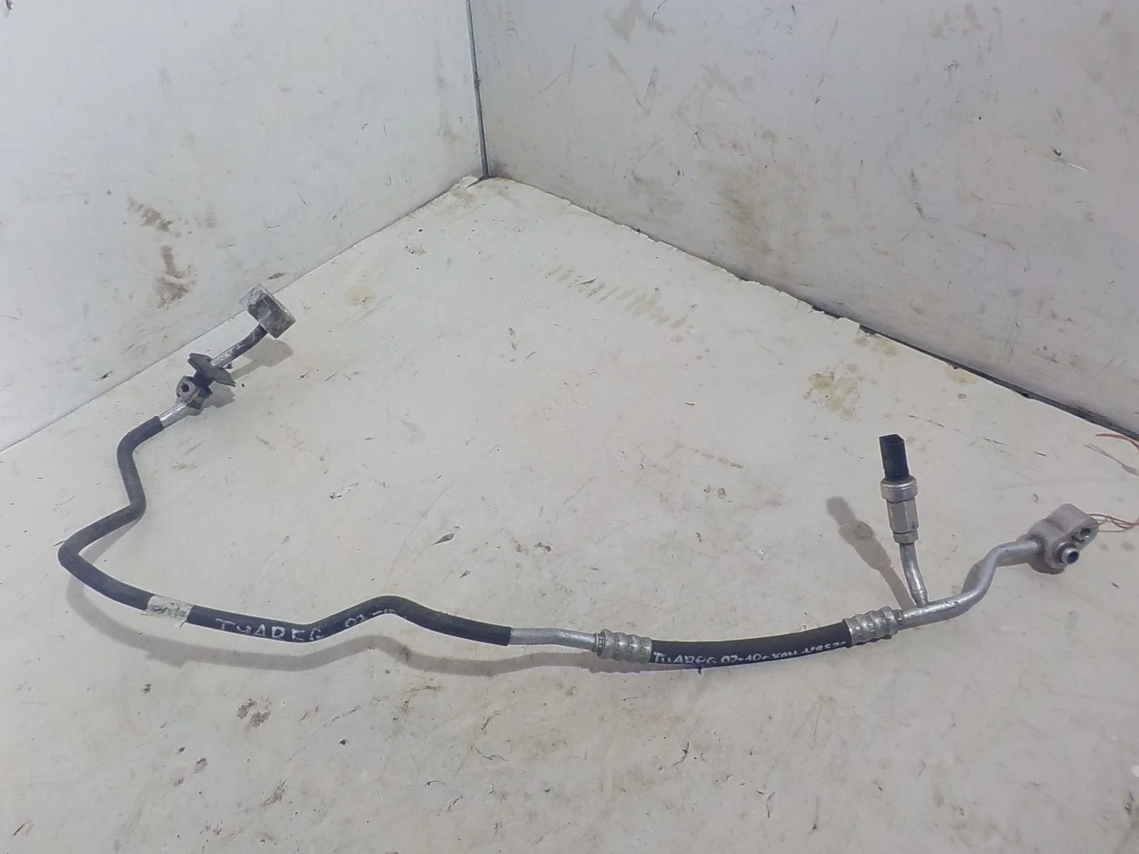 Трубка кондиционера Volkswagen Touareg I (2002—2006)