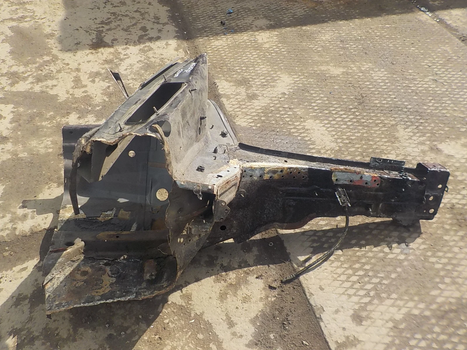 Лонжерон Mercedes-Benz E-класс AMG W212/S212/C207/A207 (2009—2013) Перед Право