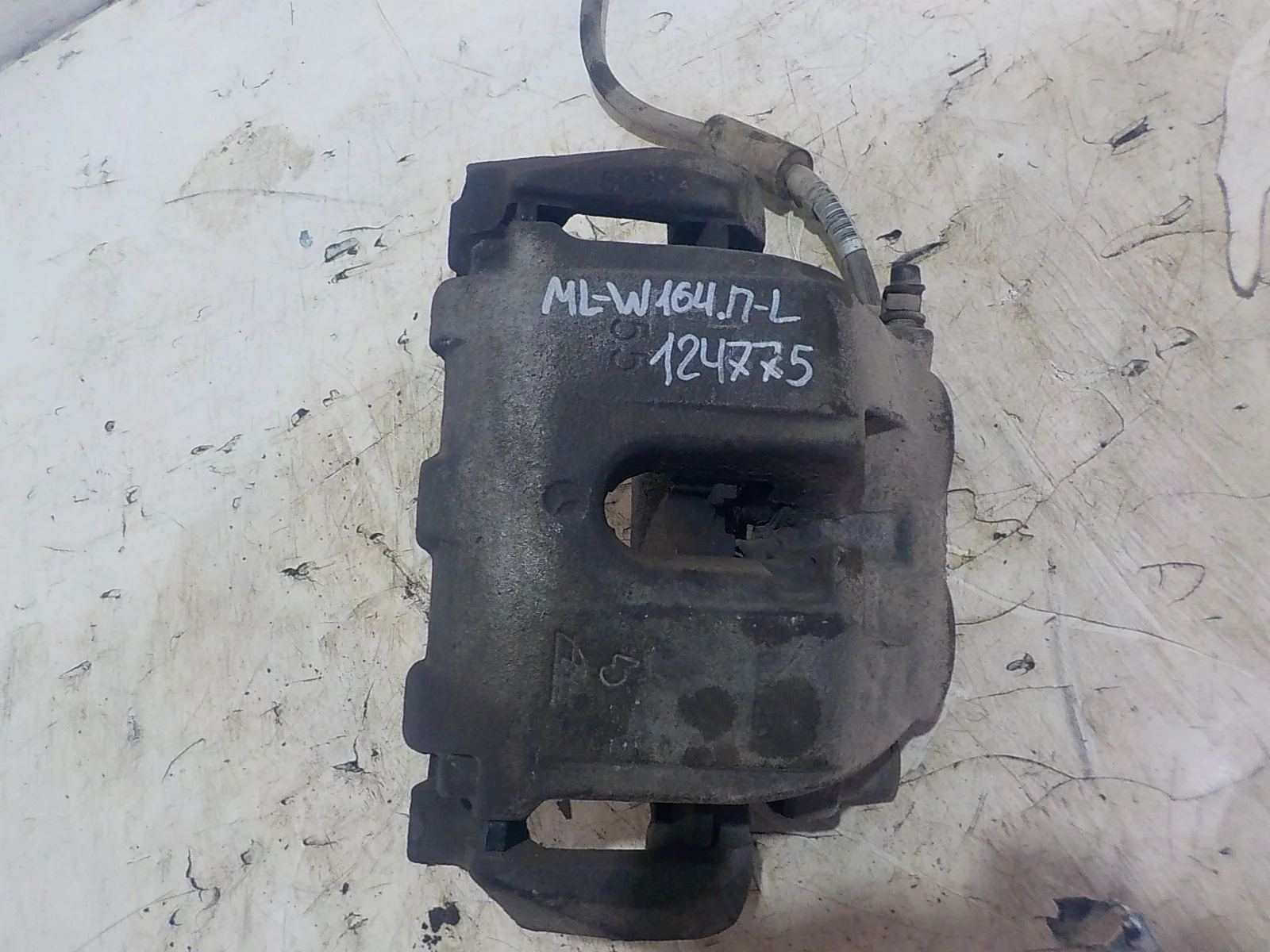 суппорт Mercedes-Benz M-класс W164 (2005—2008) Перед Лево