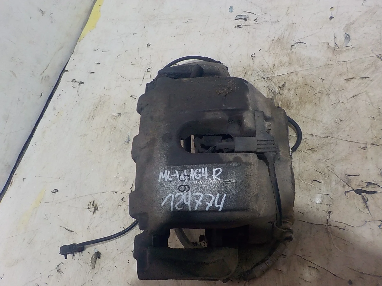 суппорт Mercedes-Benz M-класс W164 (2005—2008) Перед Право