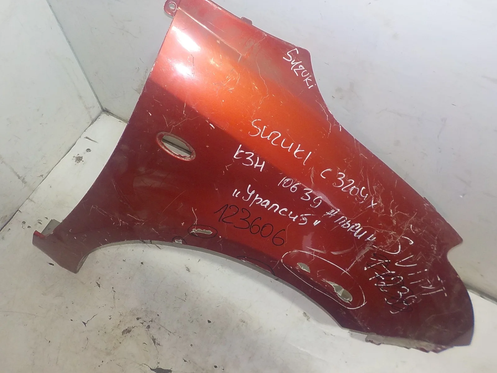 Крыло Suzuki Swift III (2004—2011) Перед Право