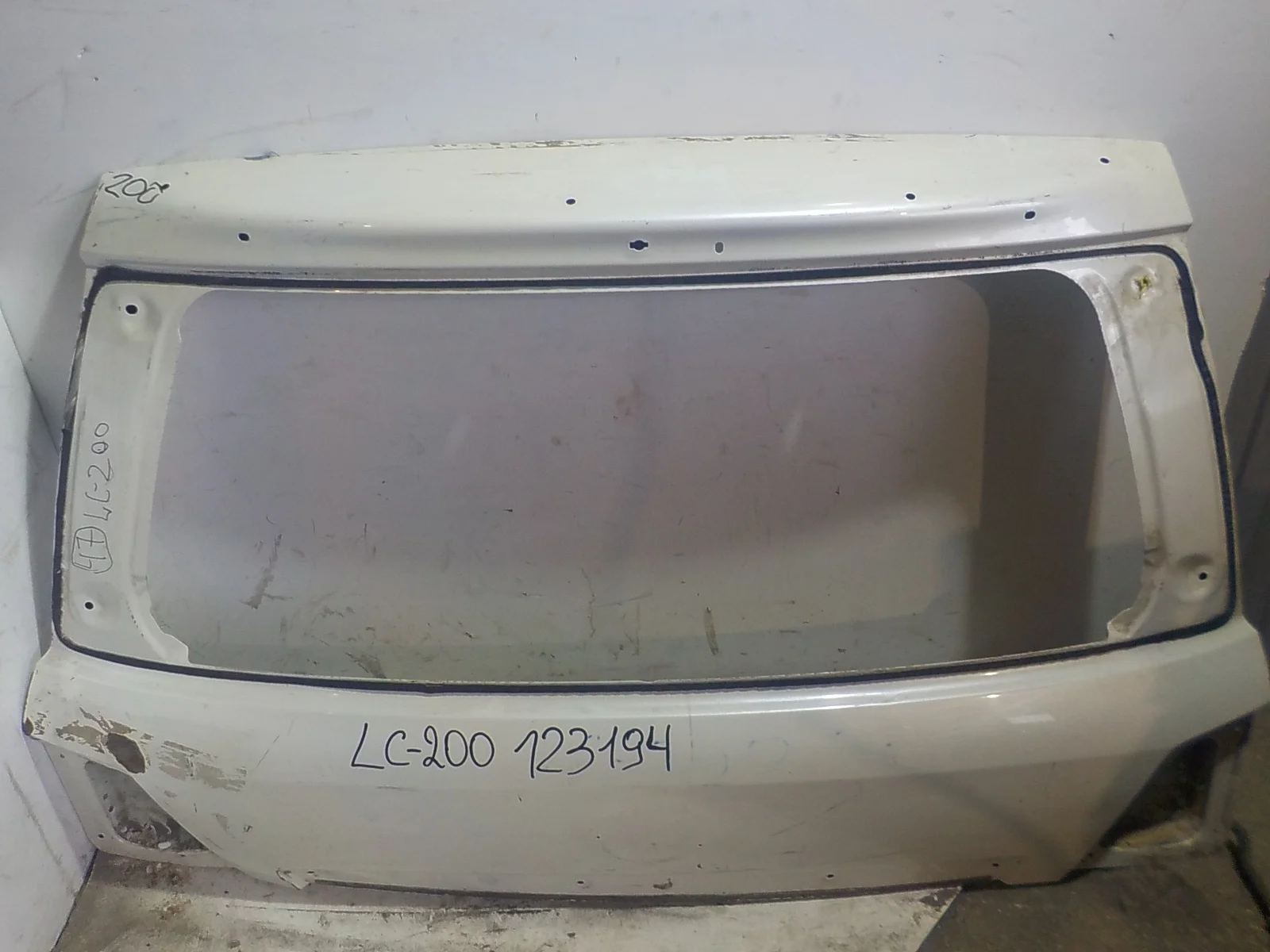 Крышка багажника Toyota Land Cruiser 200 (2007—2012)