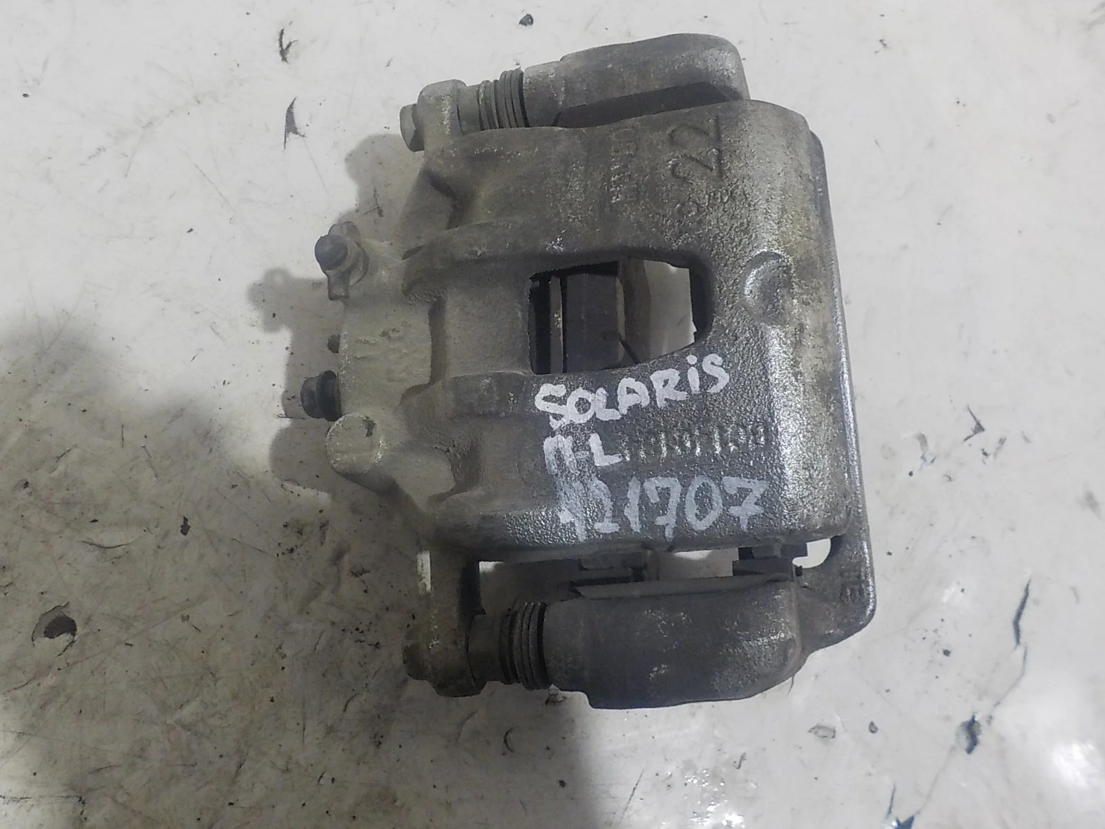 суппорт Hyundai Solaris I (2010—2014) Перед Лево