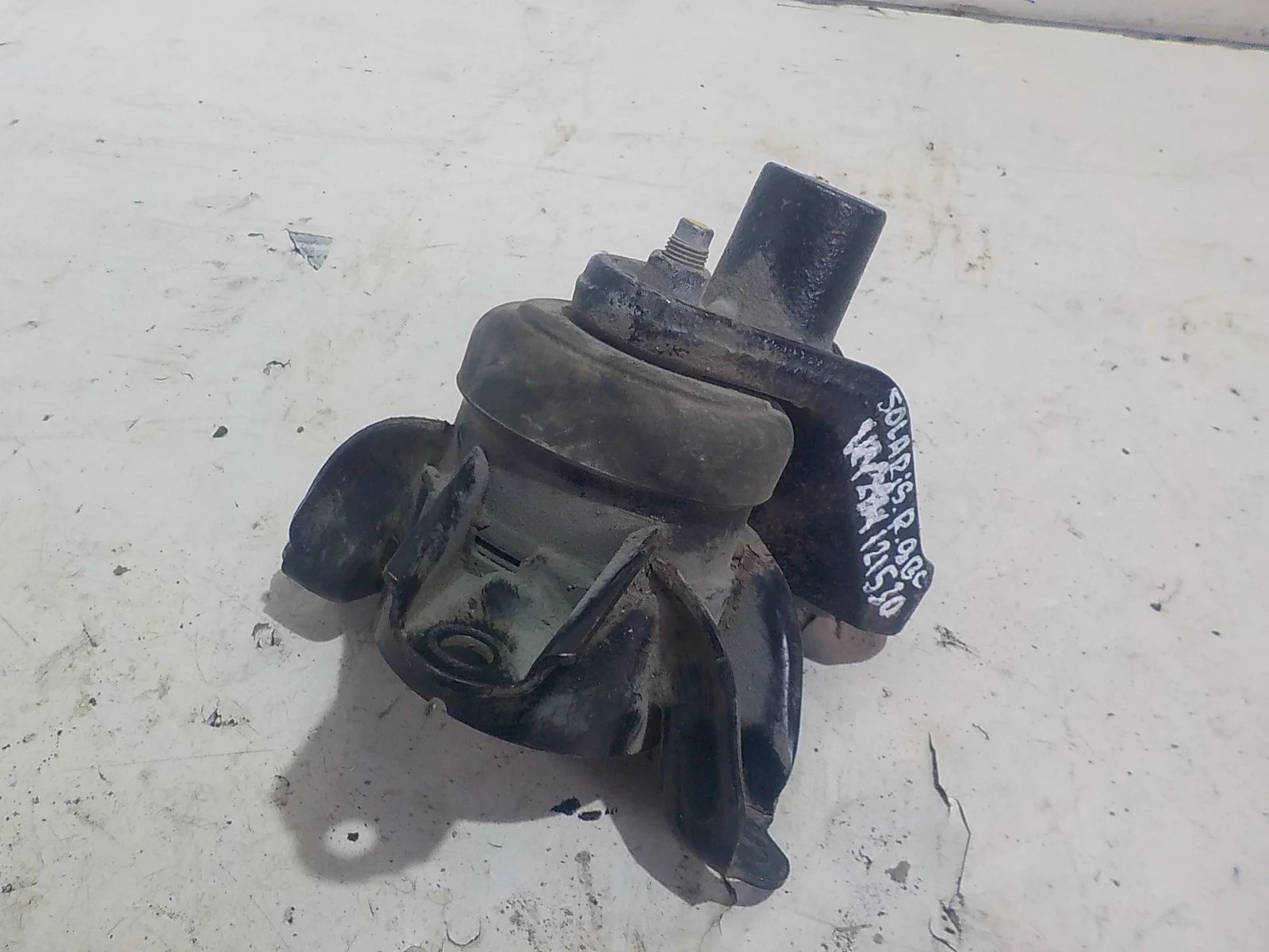 Опора двигателя Hyundai Solaris I (2010—2014)  Право