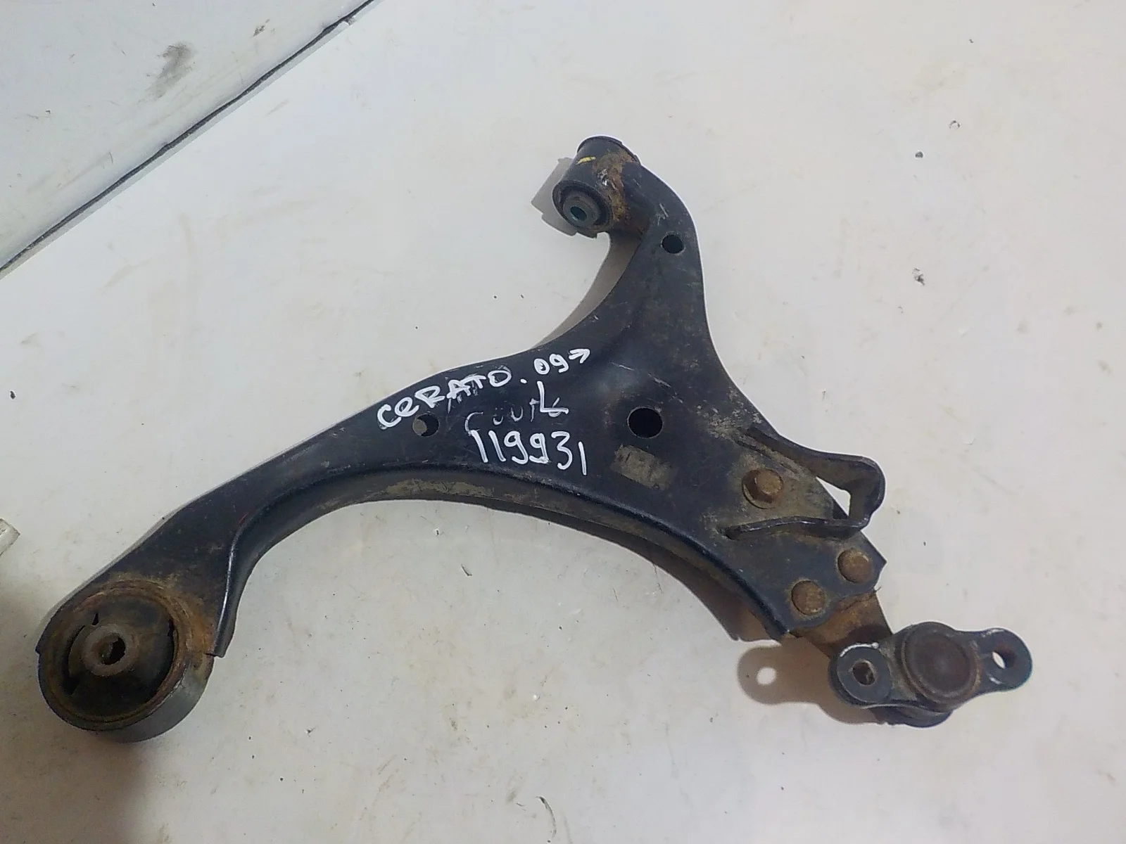 Рычаг Kia Cerato II (2008—2013) Перед Лево