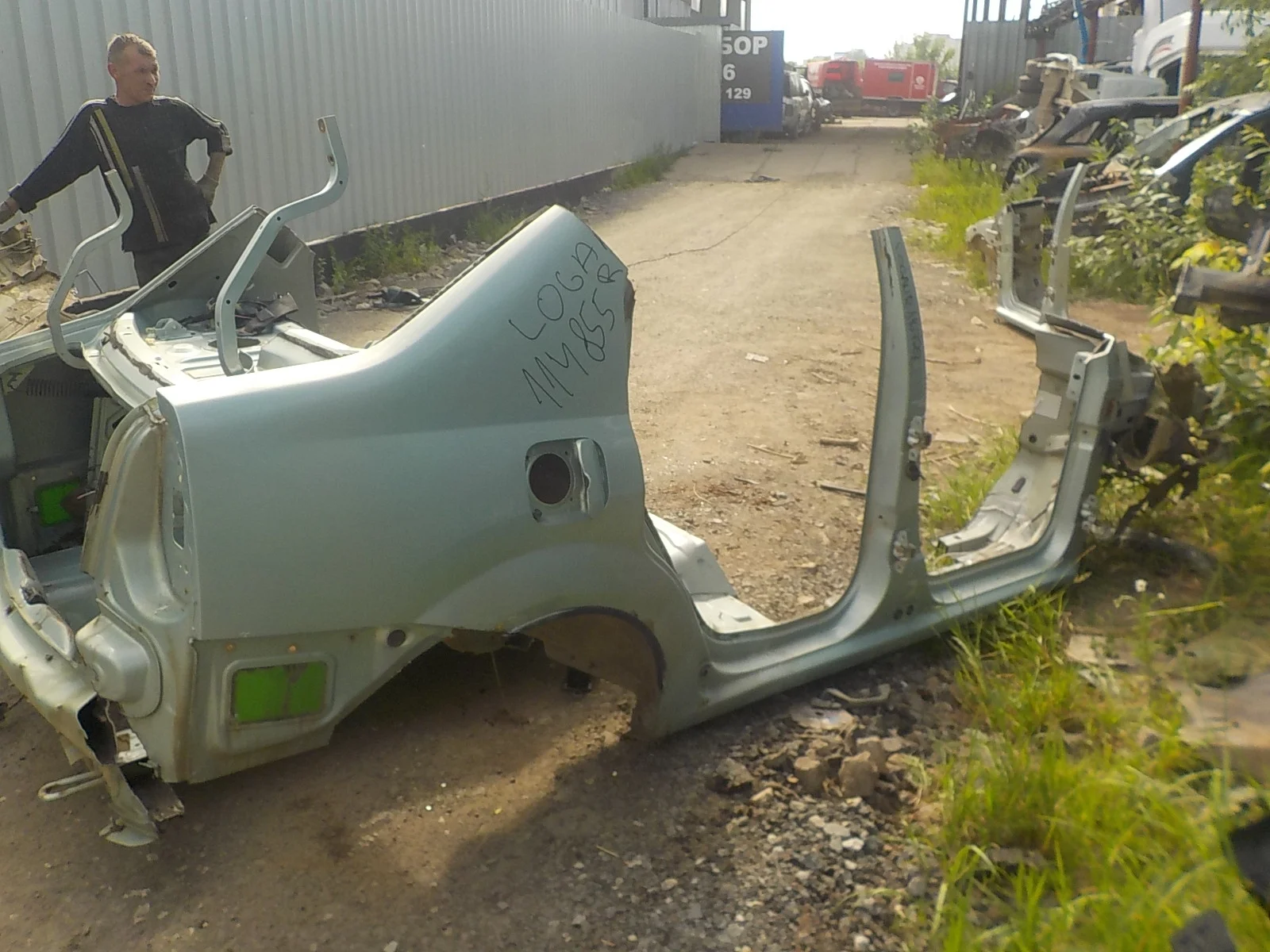 боковина кузова Renault Logan I (2004—2009)  Право