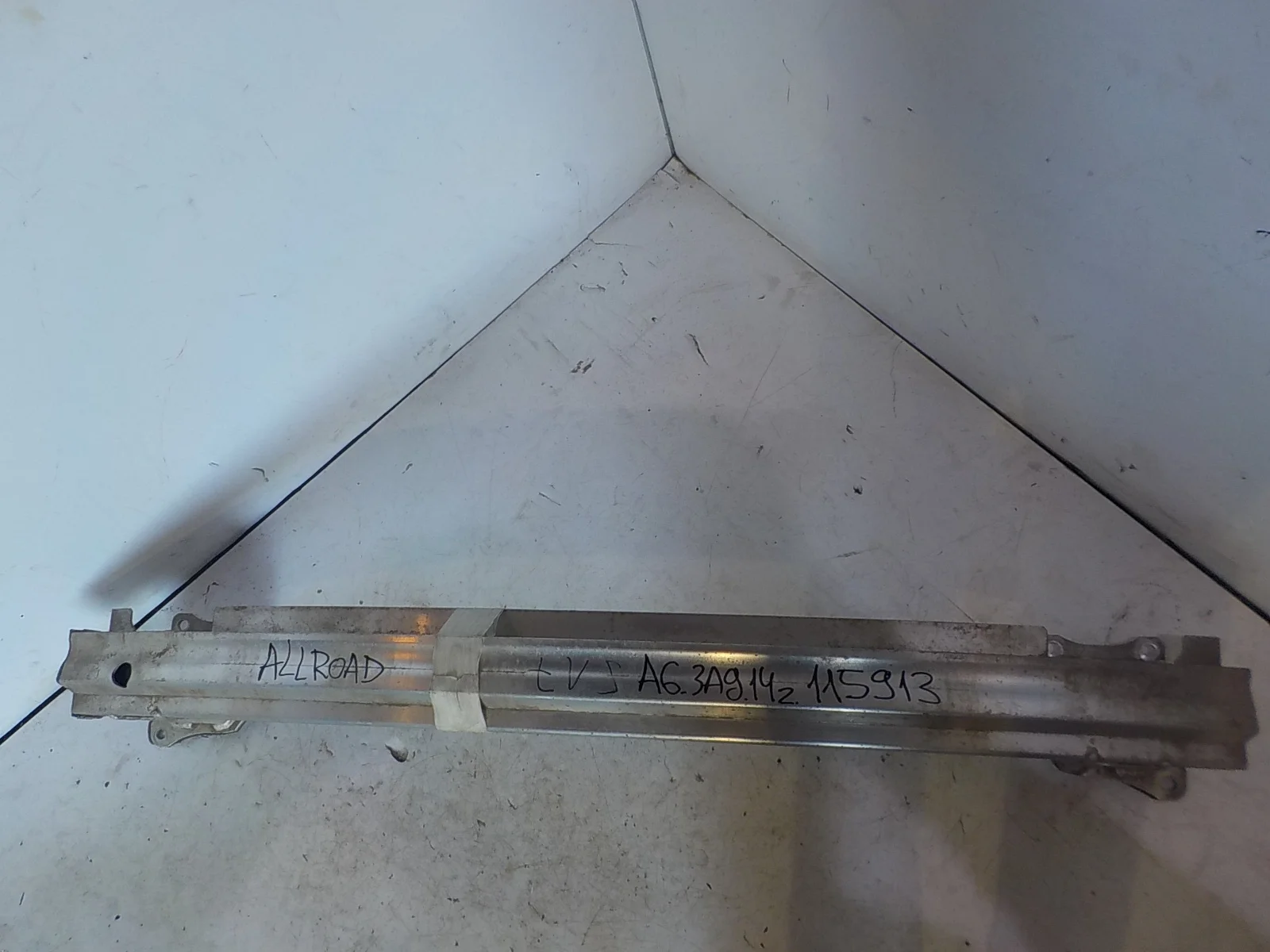 Усилитель бампера Audi A6 Allroad Quattro C7 рестайлинг (2014—2019) Зад