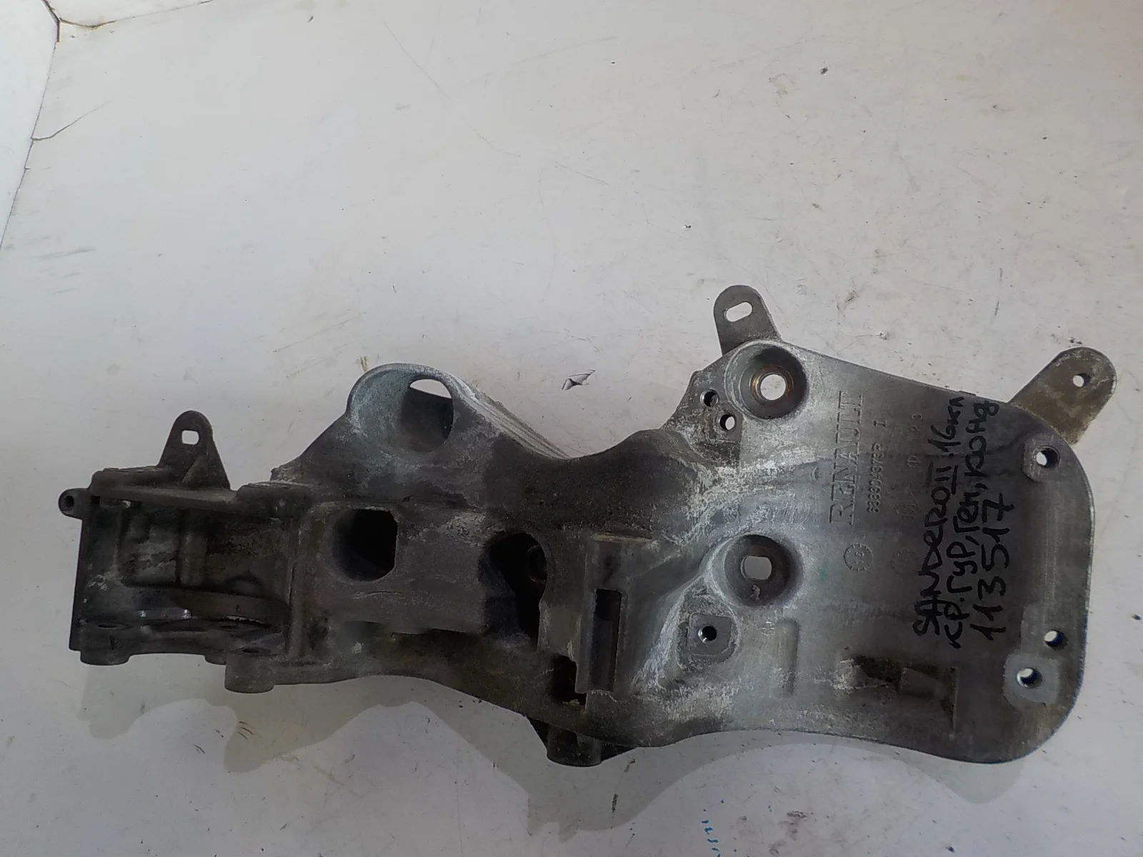 Кронштейн генератора Renault Logan II (2012—2018)