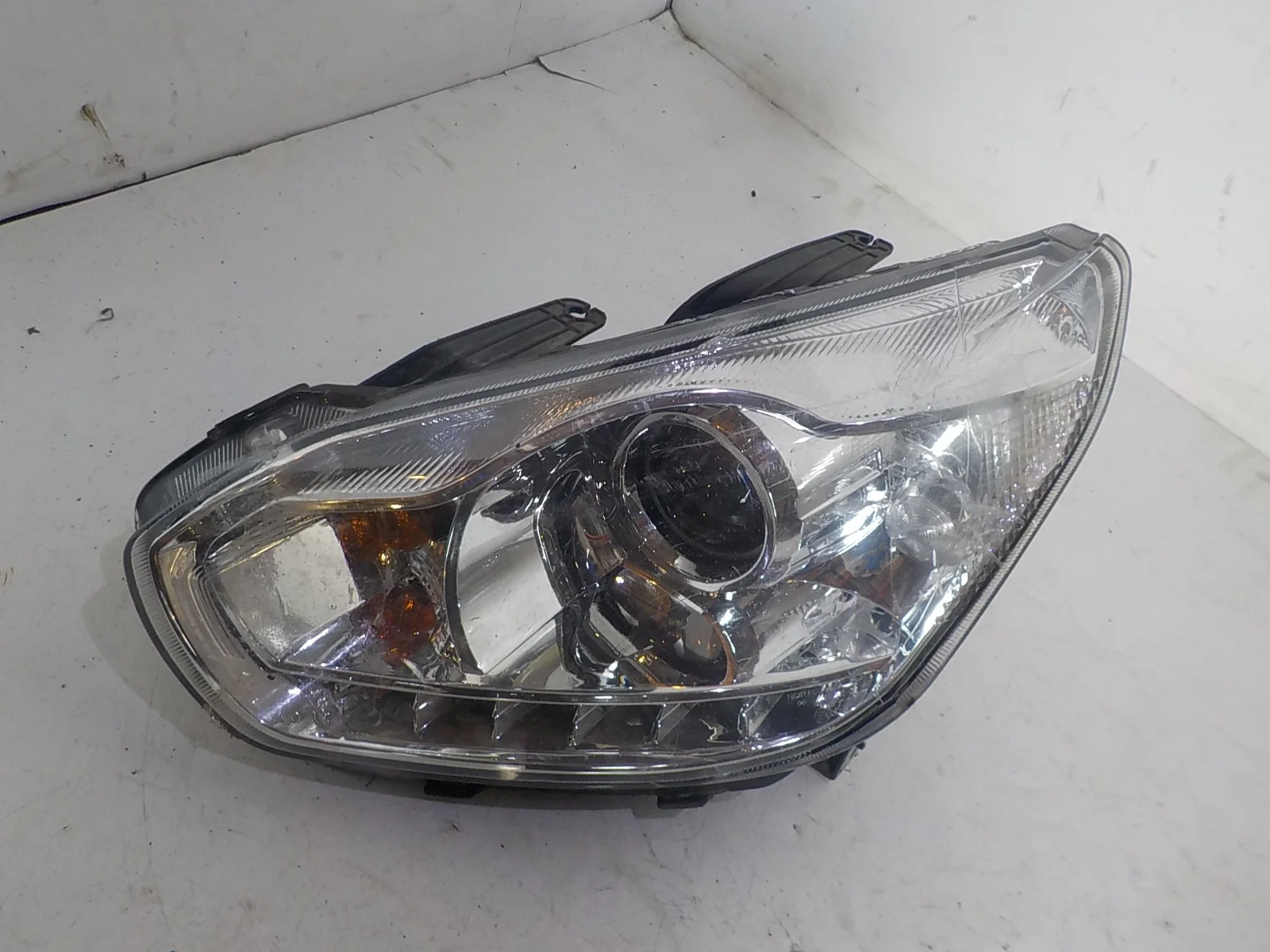 Фара Chery Tiggo (T11) T11 рестайлинг (2013—2016) Перед Лево