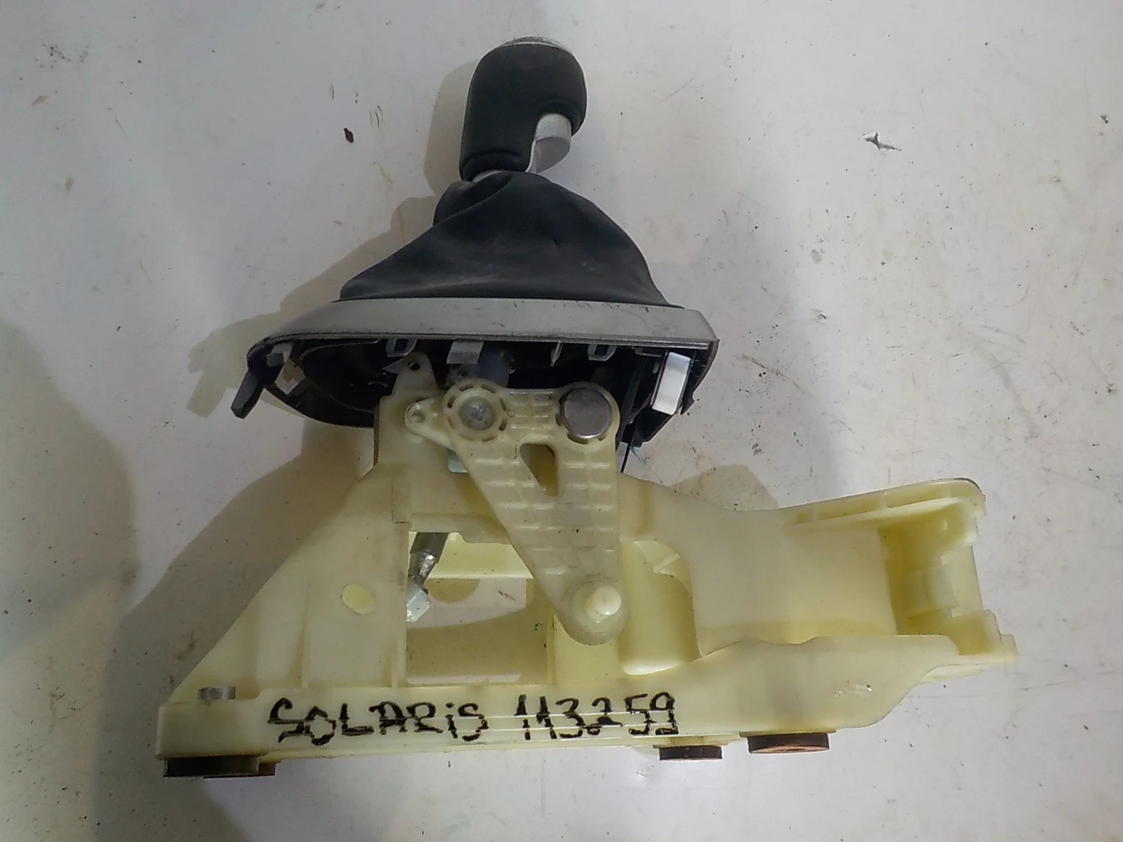 рычаг переключения кпп Hyundai Solaris I (2010—2014)