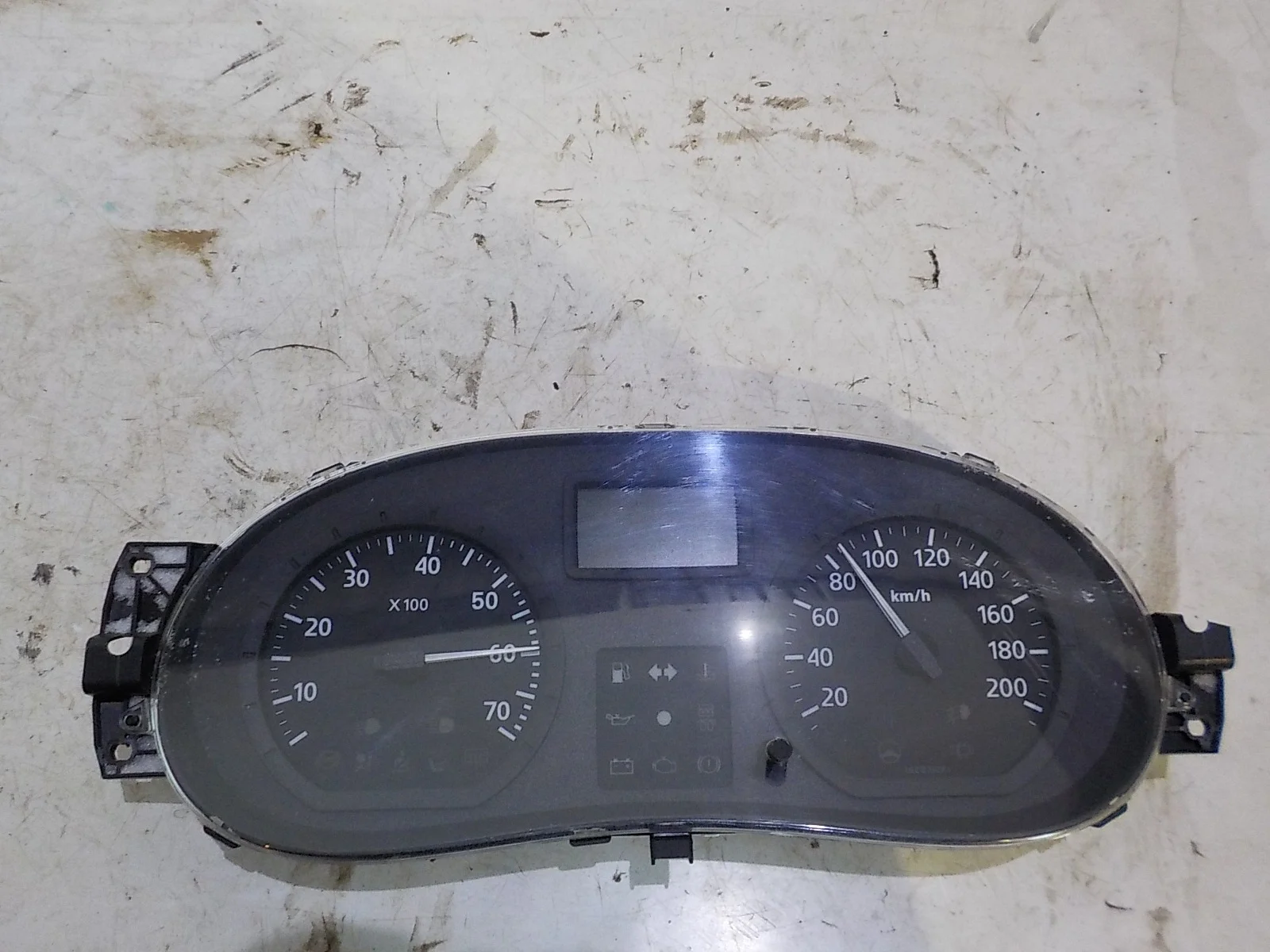 Панель приборов Renault Logan I (2004—2009)