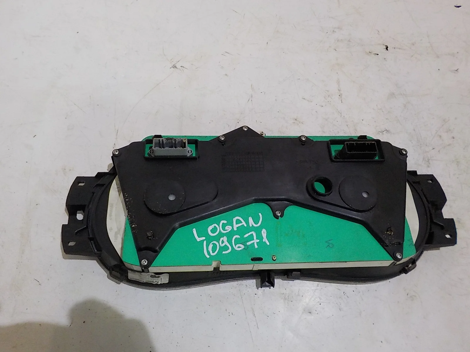 Панель приборов Renault Logan I (2004—2009)