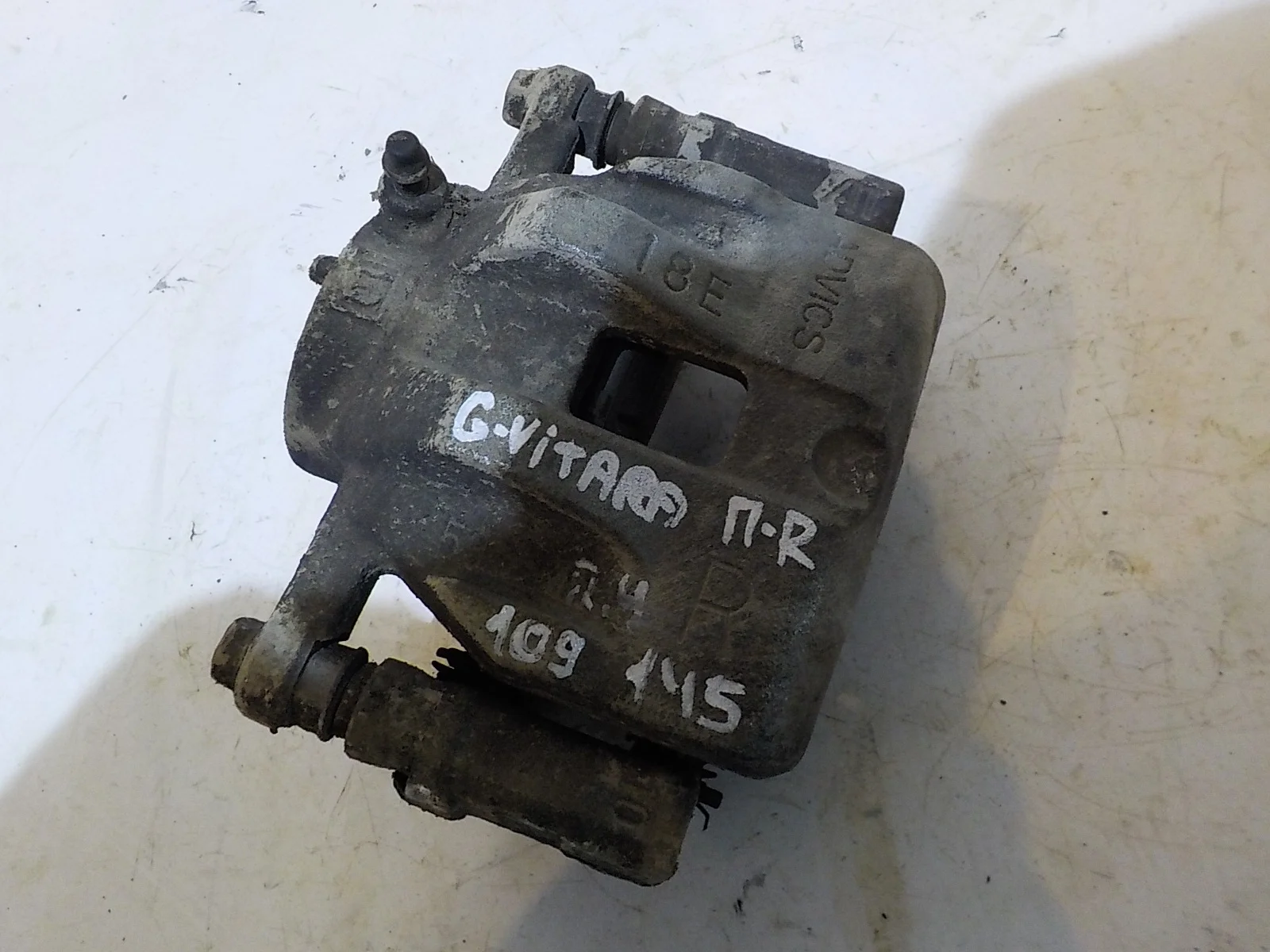 суппорт Suzuki Grand Vitara II (2005—2008) Перед Право