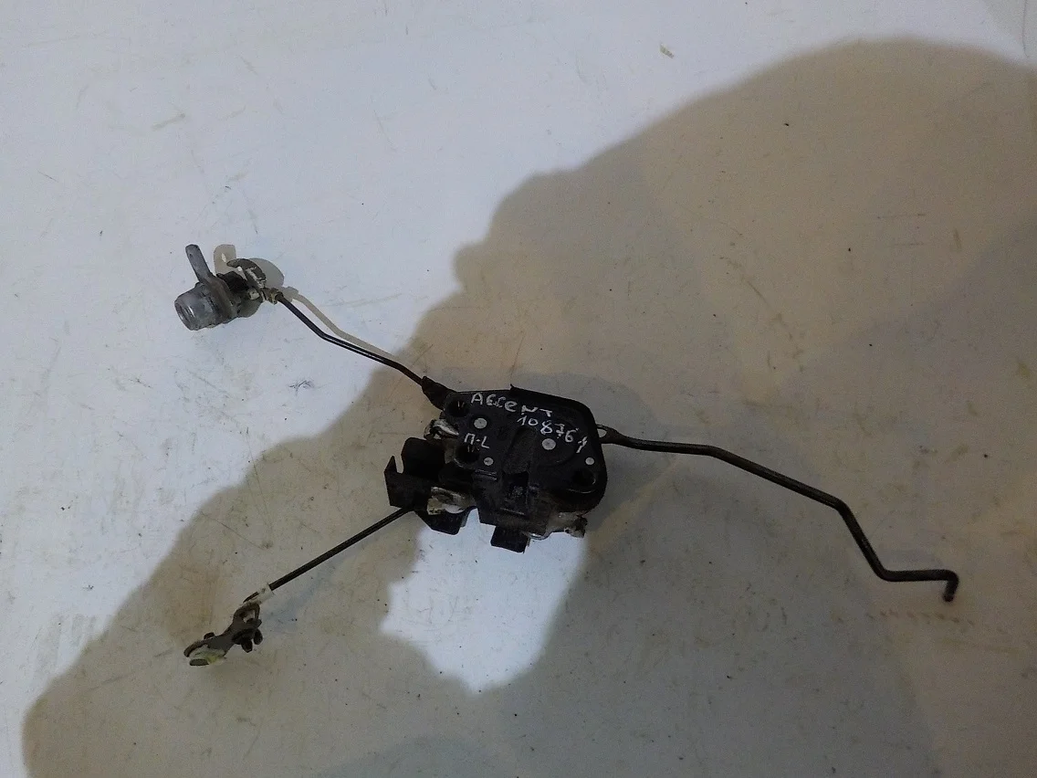 Замок двери Hyundai Accent II (1999—2012) Перед Лево