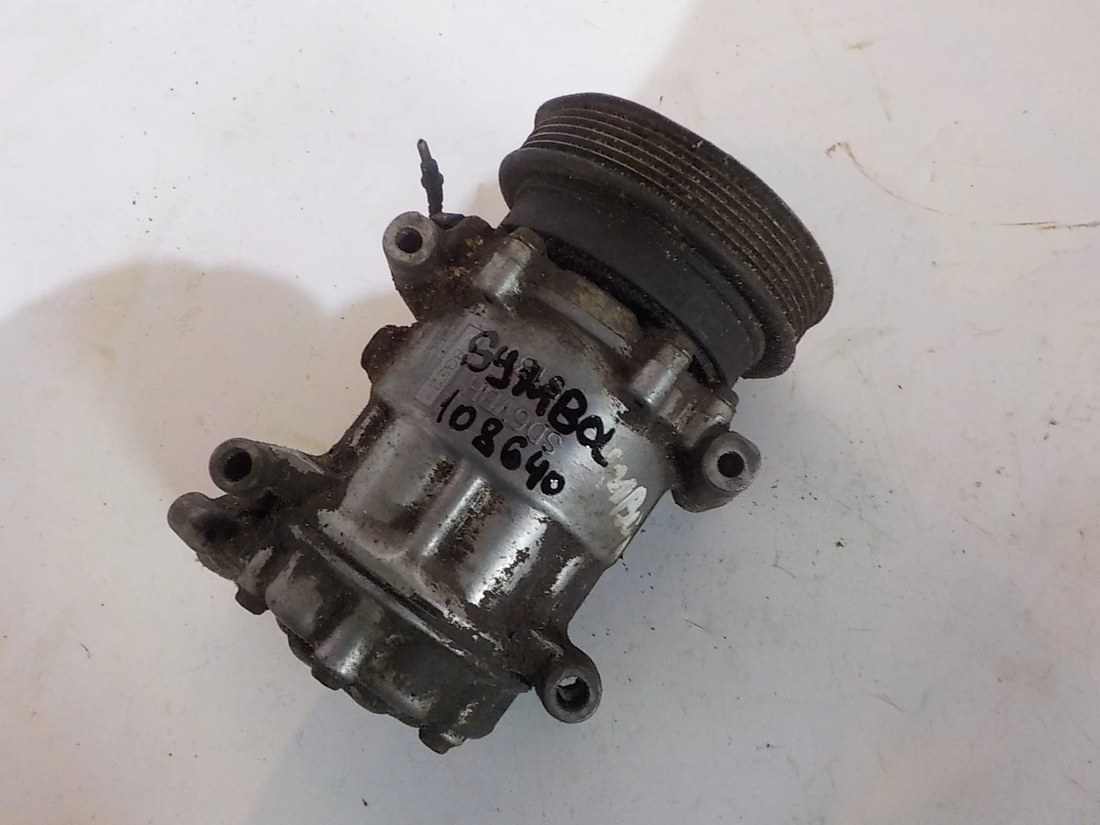 Компрессор кондиционера Renault Symbol I (1999—2002)