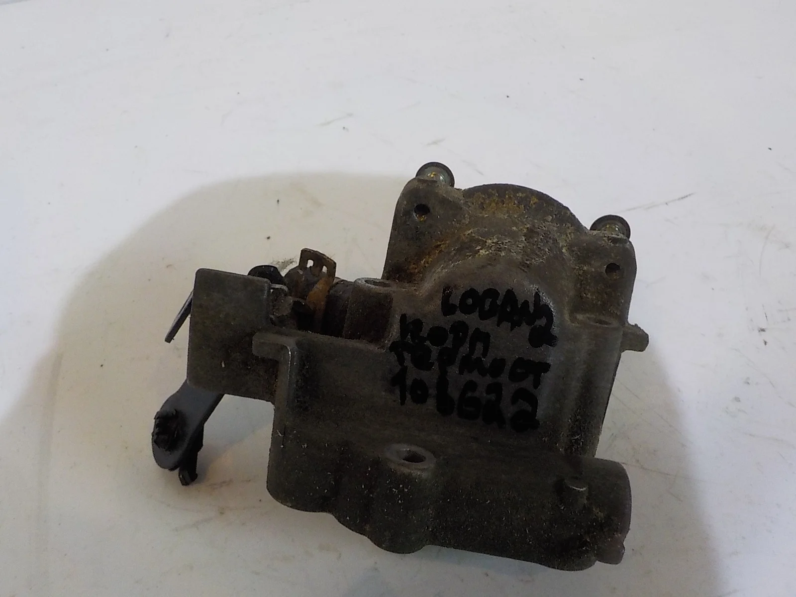 Корпус термостата Renault Logan I (2004—2009)