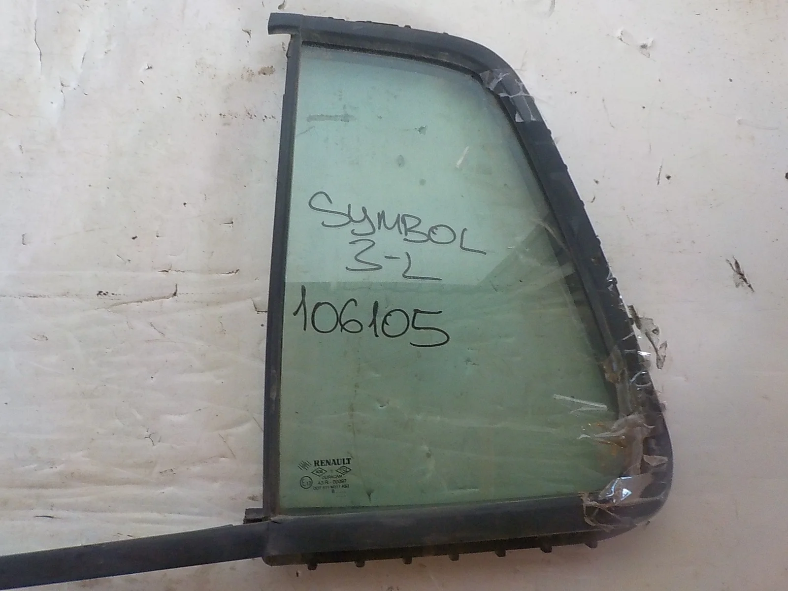 стекло Renault Symbol ll (2008—2012) Зад Лево