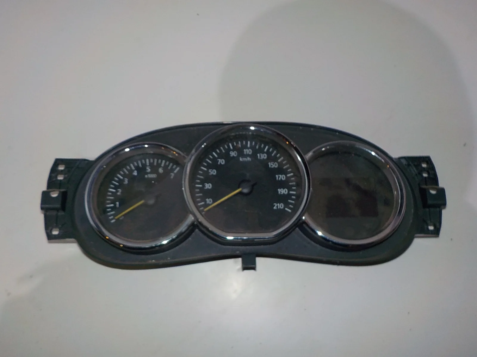 Панель приборов Renault Logan II (2012—2018)