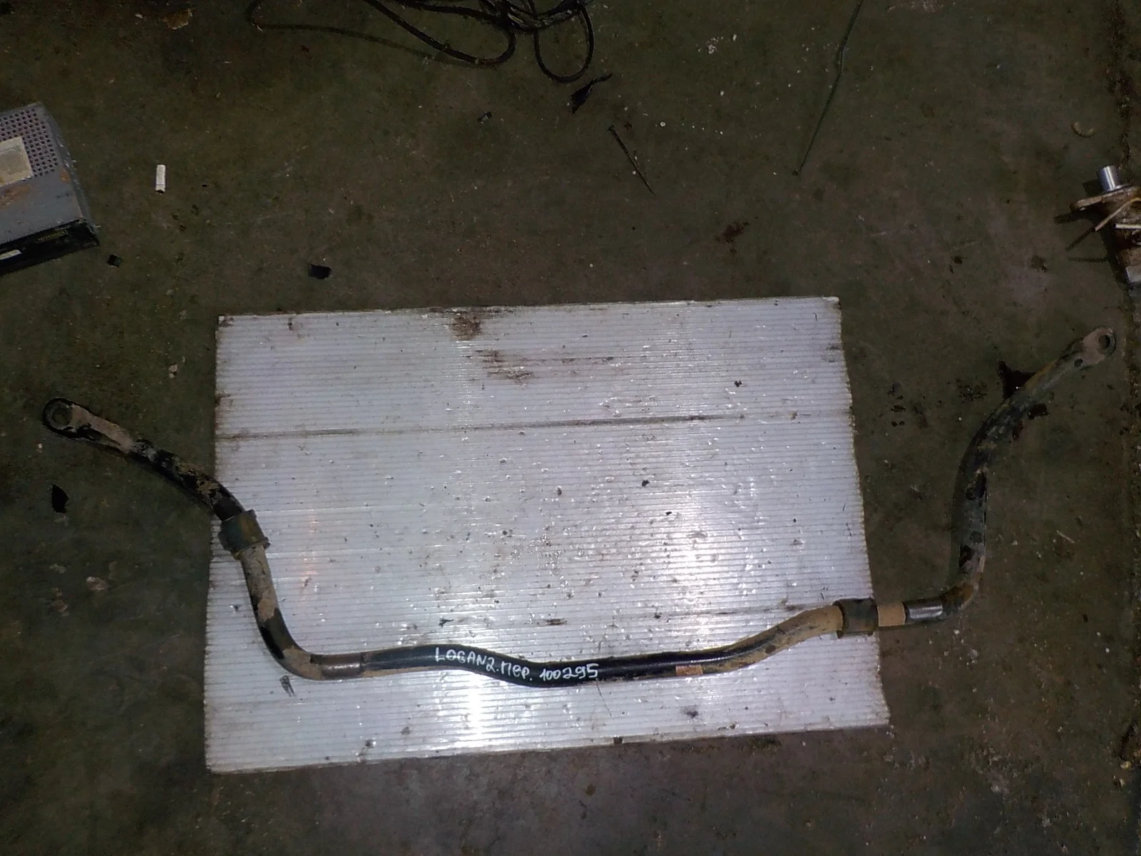 Стабилизатор Renault Logan I (2004—2009) Перед