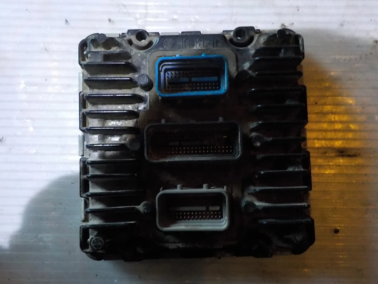 блок управления двс Cadillac SRX I (2003—2009)