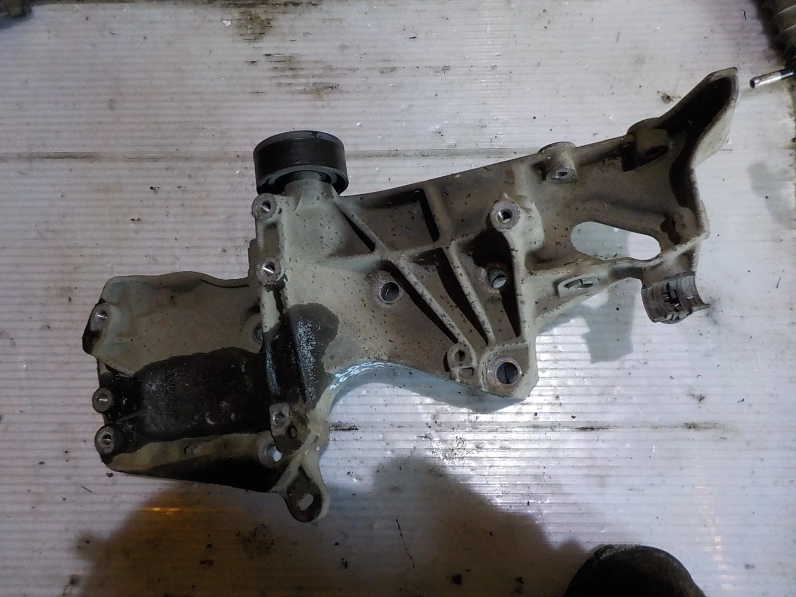 Кронштейн гидроусилителя Renault Symbol I рестайлинг (2002—2006)