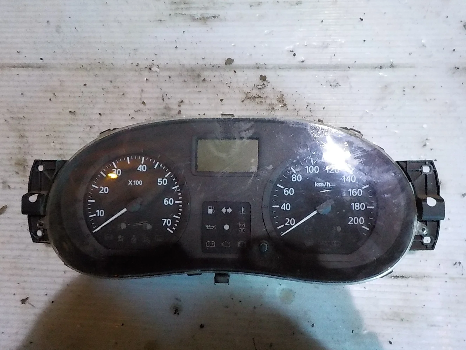 Панель приборов Renault Logan I (2004—2009)