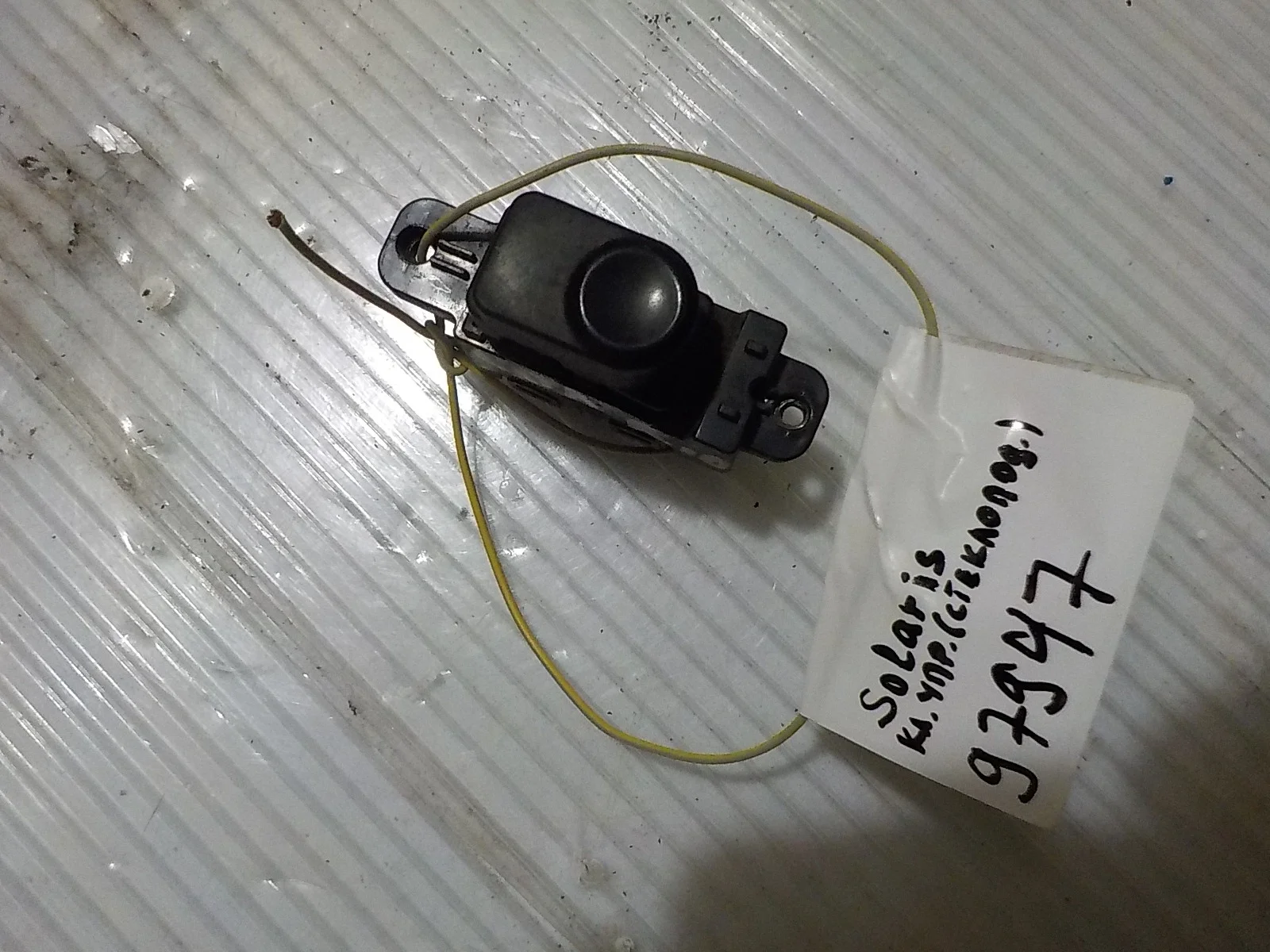 клавиши стеклоподъемников Hyundai Solaris I (2010—2014) Перед Право