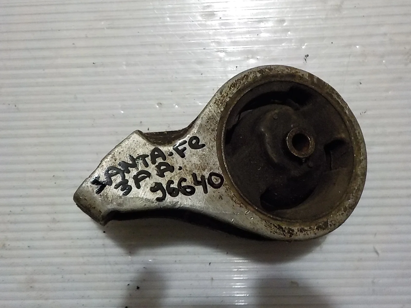 Опора двигателя Hyundai Santa Fe I (2000—2012) Зад