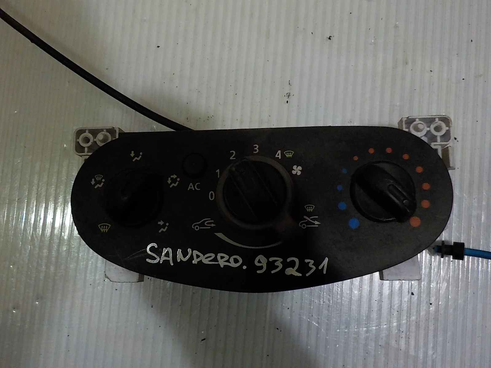 регулятор печки Renault Logan I рестайлинг (2009—2015)