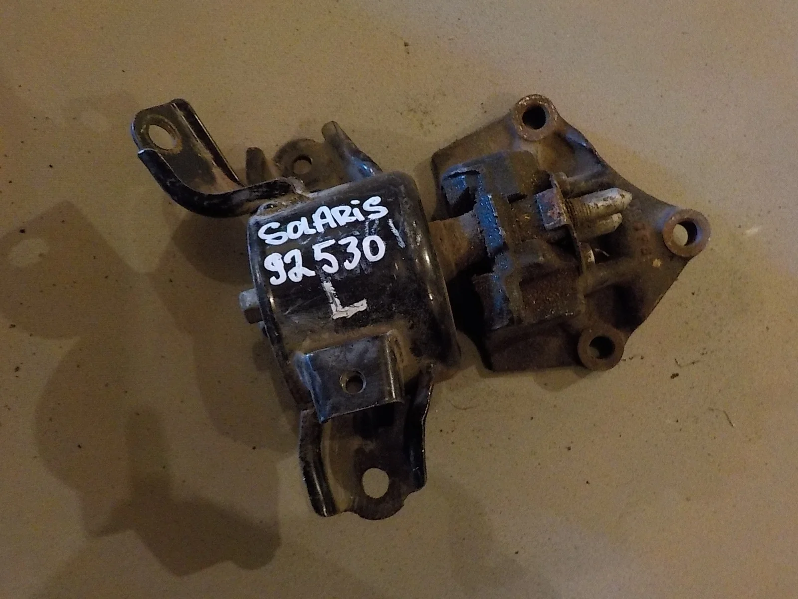 Опора двигателя Kia Rio III (2011—2015)  Лево