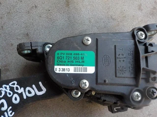 педаль акселератора Skoda Fabia II рестайлинг (2010—2014)