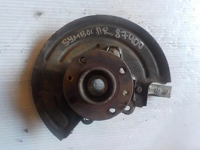 кулак поворотный Renault Symbol I рестайлинг (2002—2006) Перед Право