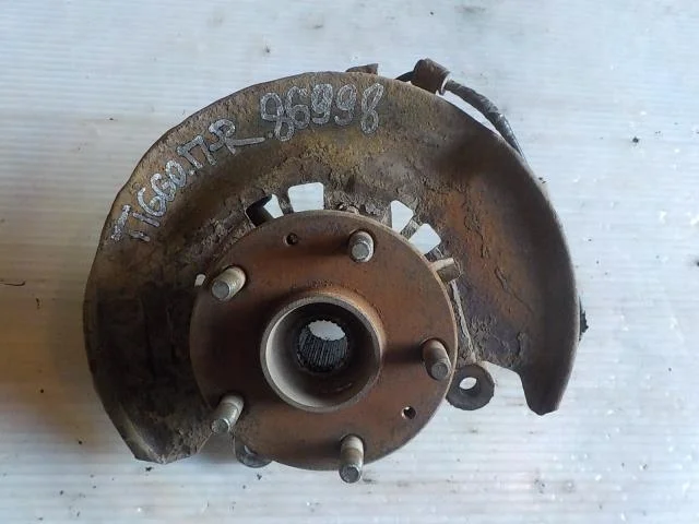 кулак поворотный Chery Tiggo (T11) T11 (2005—2013) Перед Право