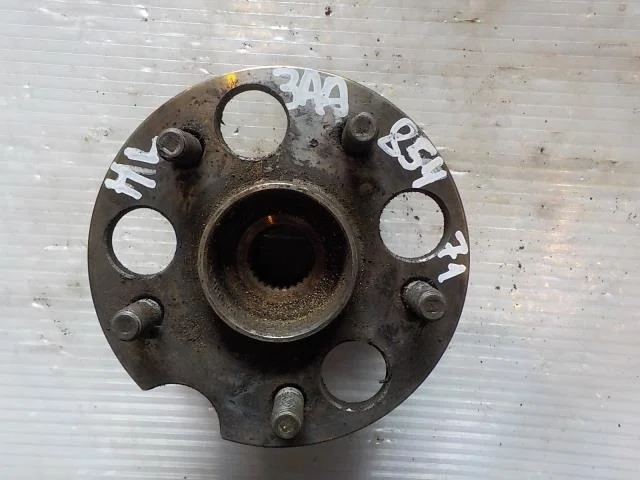 Ступица Lexus RX II (2003—2006) Зад