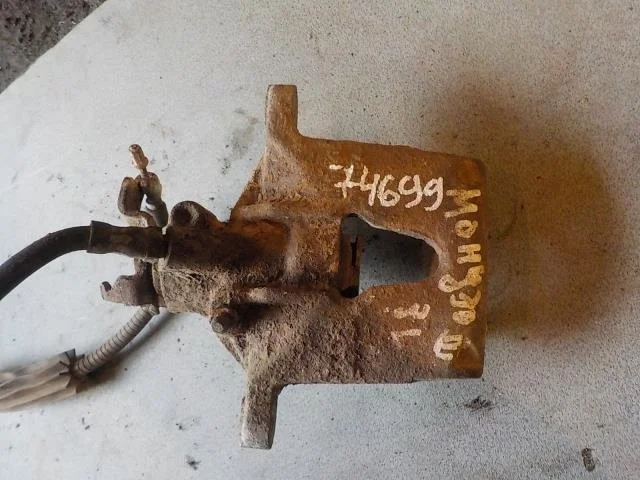 суппорт Ford Mondeo III (2000—2003) Зад Лево