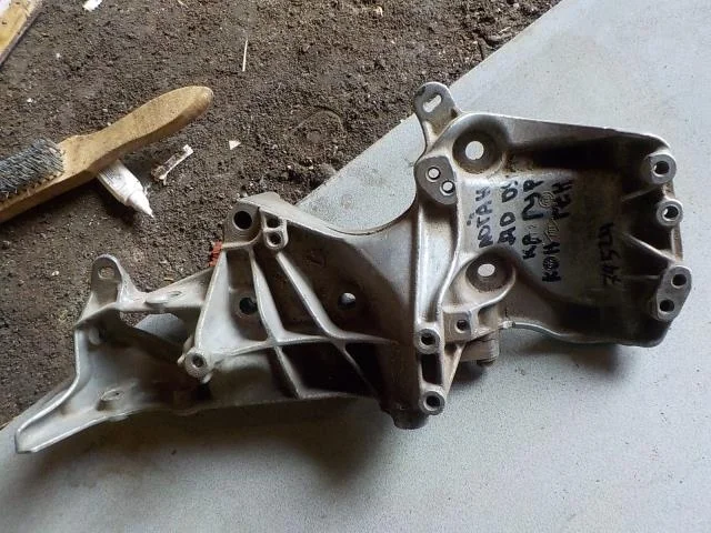 Кронштейн гидроусилителя Renault Symbol I рестайлинг (2002—2006)