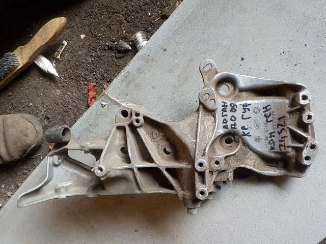 Кронштейн гидроусилителя Renault Symbol I рестайлинг (2002—2006)