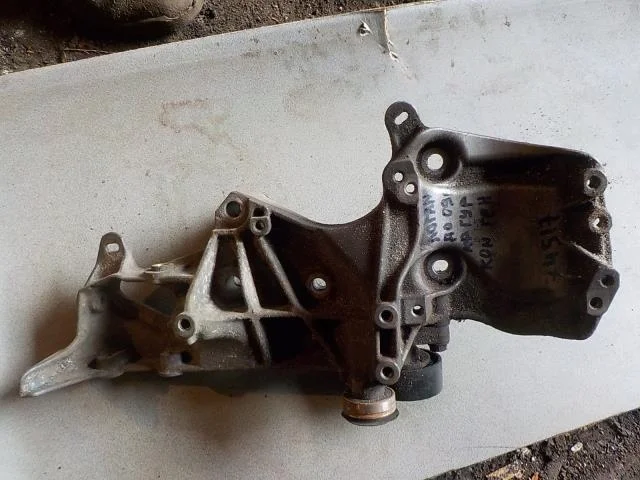 Кронштейн гидроусилителя Renault Symbol I рестайлинг (2002—2006)