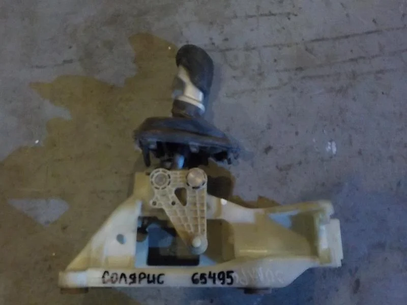 рычаг переключения кпп Hyundai Solaris I (2010—2014)