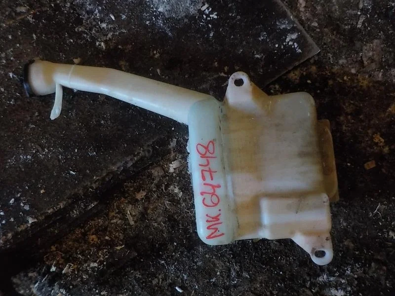 бачок стеклоомывателя Geely MK I (2006—2013)