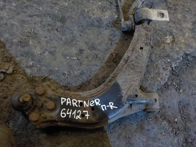 Рычаг Citroen Xsara Picasso I (1999—2012) Перед Право