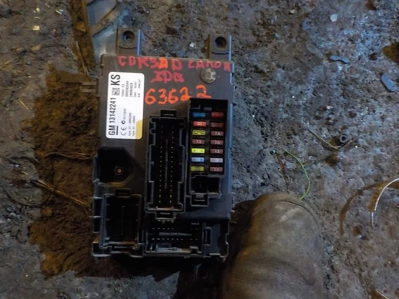 Блок предохранителей Opel Corsa D (2006—2010)